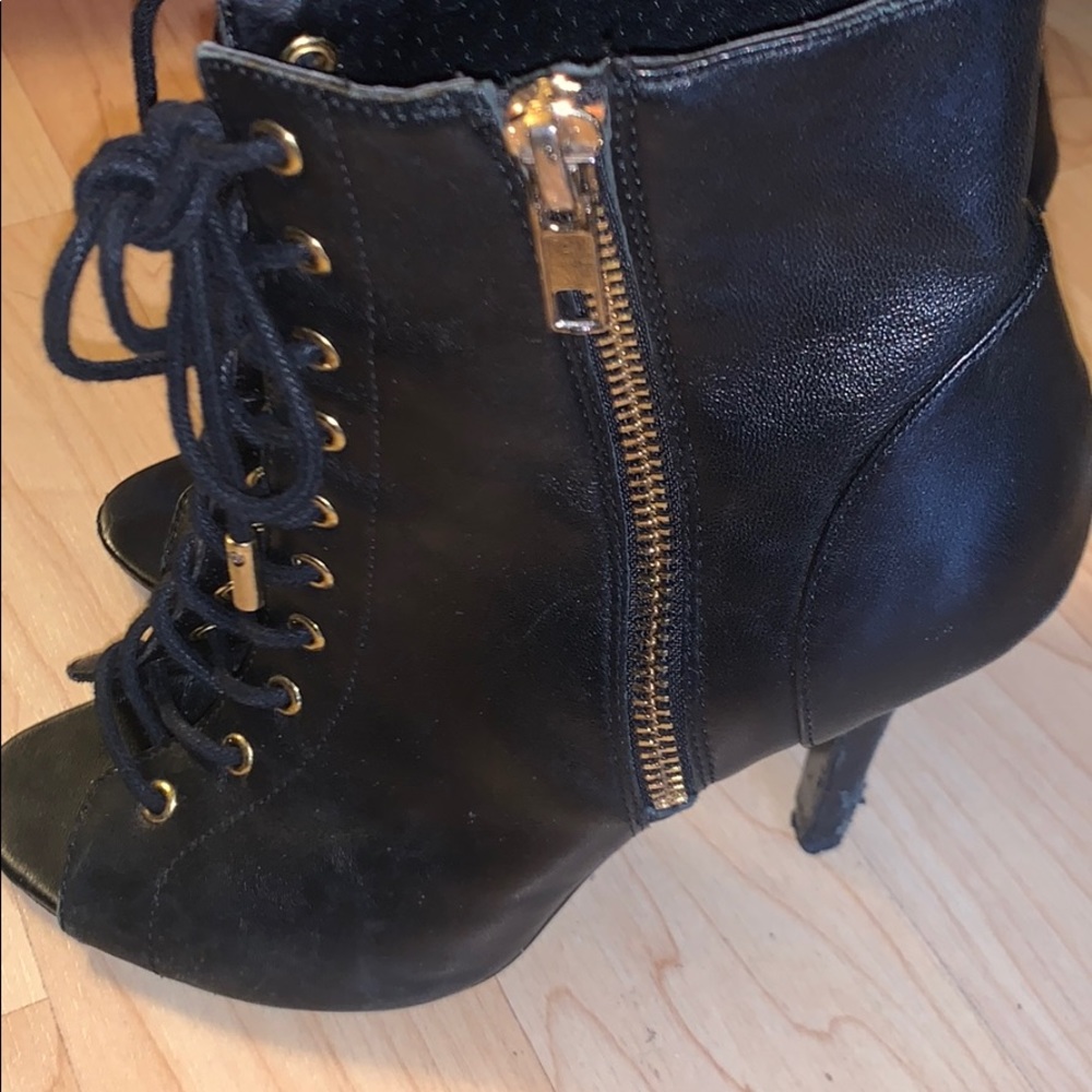 Shoes - Picture 4 of 10